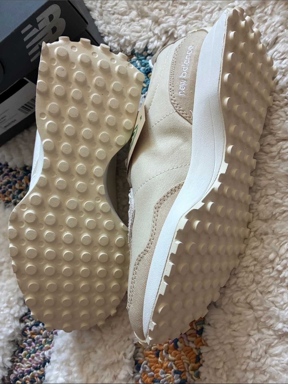 New Balance NWT 327 Beige snd white Sneakers - Picture 8 of 9